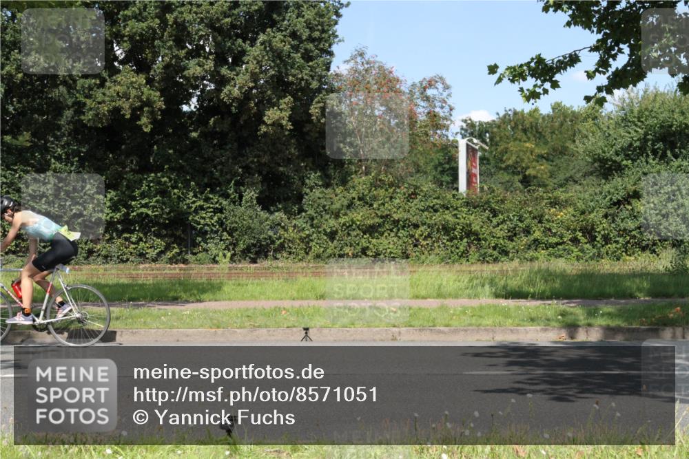 10.08.2025 - GEWOBA Citytriathlon Bremen Yannick Fuchs http://msf.ph/oto/8571051 10.08.2025 14:30:00 Radfahren 42, 95, 112, 183, 275, 315, 327, 337, 429, 454, 468 meine-sportfotos.de