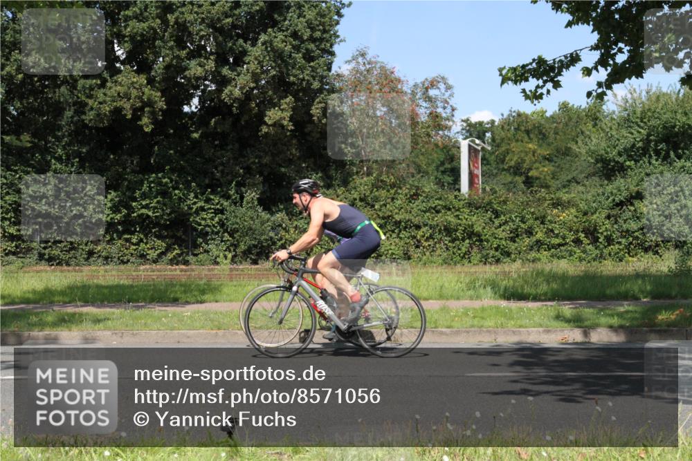10.08.2025 - GEWOBA Citytriathlon Bremen Yannick Fuchs http://msf.ph/oto/8571056 10.08.2025 14:30:03 Radfahren 42, 95, 112, 183, 275, 315, 327, 337, 400, 402, 429, 454, 468 meine-sportfotos.de