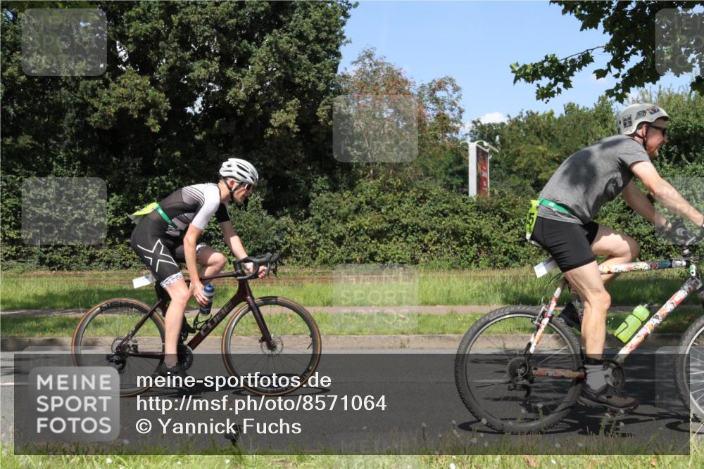 10.08.2025 - GEWOBA Citytriathlon Bremen Yannick Fuchs http://msf.ph/oto/8571064 10.08.2025 14:30:06 Radfahren 42, 95, 112, 149, 183, 315, 327, 337, 400, 402, 429, 454 meine-sportfotos.de