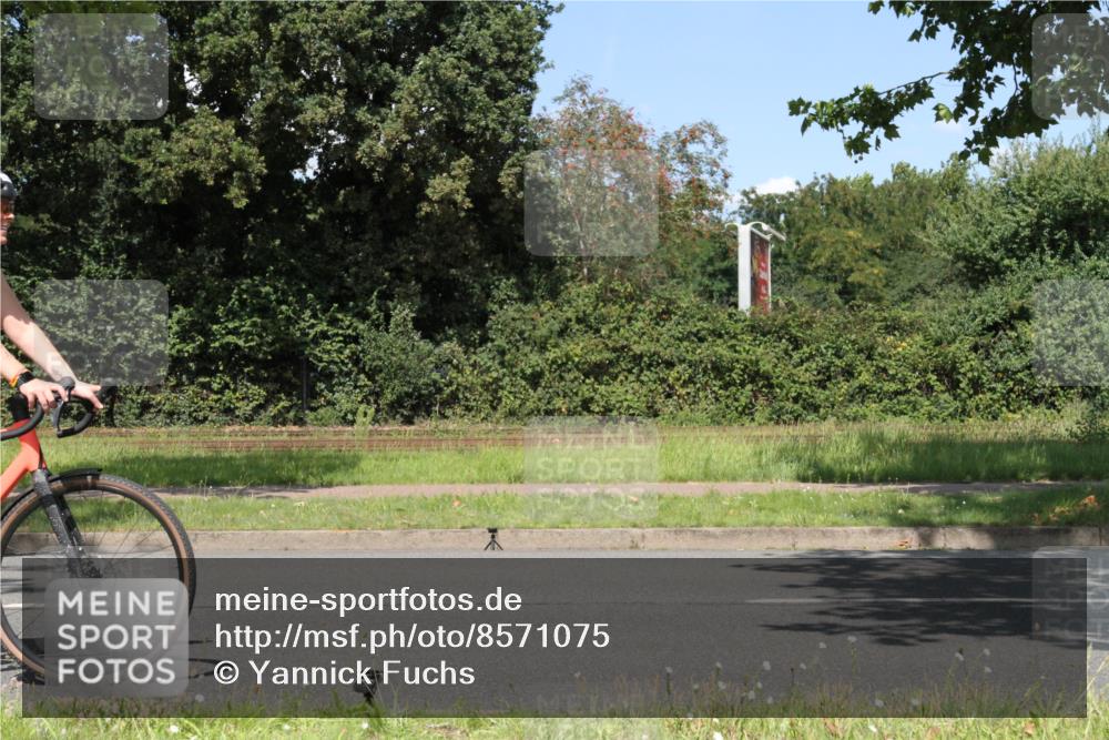 10.08.2025 - GEWOBA Citytriathlon Bremen Yannick Fuchs http://msf.ph/oto/8571075 10.08.2025 14:30:10 Radfahren 42, 66, 95, 112, 148, 149, 315, 337, 374, 400, 402, 410, 429, 454 meine-sportfotos.de