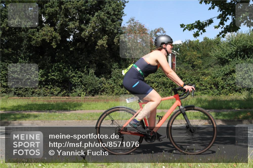10.08.2025 - GEWOBA Citytriathlon Bremen Yannick Fuchs http://msf.ph/oto/8571076 10.08.2025 14:30:11 Radfahren 42, 66, 95, 112, 148, 149, 315, 337, 361, 374, 400, 402, 410, 429, 454 meine-sportfotos.de