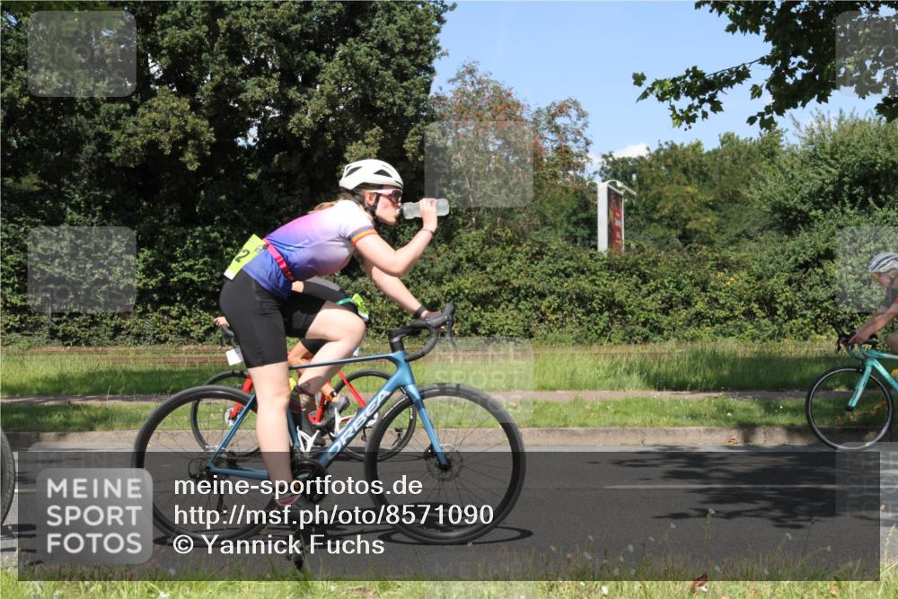 10.08.2025 - GEWOBA Citytriathlon Bremen Yannick Fuchs http://msf.ph/oto/8571090 10.08.2025 14:30:17 Radfahren 8, 33, 42, 66, 95, 112, 148, 149, 329, 337, 338, 361, 374, 400, 402, 410, 429, 492 meine-sportfotos.de