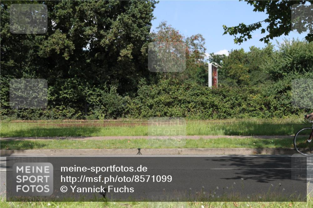 10.08.2025 - GEWOBA Citytriathlon Bremen Yannick Fuchs http://msf.ph/oto/8571099 10.08.2025 14:30:20 Radfahren 8, 33, 66, 95, 148, 149, 329, 338, 347, 361, 374, 400, 402, 410, 429, 492 meine-sportfotos.de