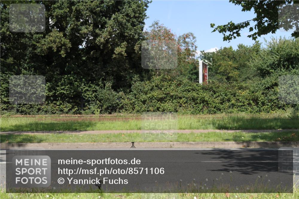 10.08.2025 - GEWOBA Citytriathlon Bremen Yannick Fuchs http://msf.ph/oto/8571106 10.08.2025 14:30:23 Radfahren 8, 33, 66, 148, 149, 329, 338, 347, 361, 374, 400, 402, 410, 429, 492 meine-sportfotos.de
