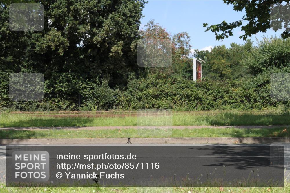 10.08.2025 - GEWOBA Citytriathlon Bremen Yannick Fuchs http://msf.ph/oto/8571116 10.08.2025 14:30:27 Radfahren 8, 33, 66, 148, 149, 328, 329, 338, 345, 347, 361, 374, 381, 400, 402, 410, 461, 492 meine-sportfotos.de
