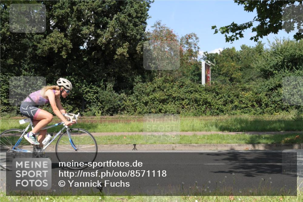 10.08.2025 - GEWOBA Citytriathlon Bremen Yannick Fuchs http://msf.ph/oto/8571118 10.08.2025 14:30:28 Radfahren 8, 33, 66, 107, 148, 149, 178, 328, 329, 338, 345, 347, 356, 361, 374, 381, 410, 461, 492 meine-sportfotos.de