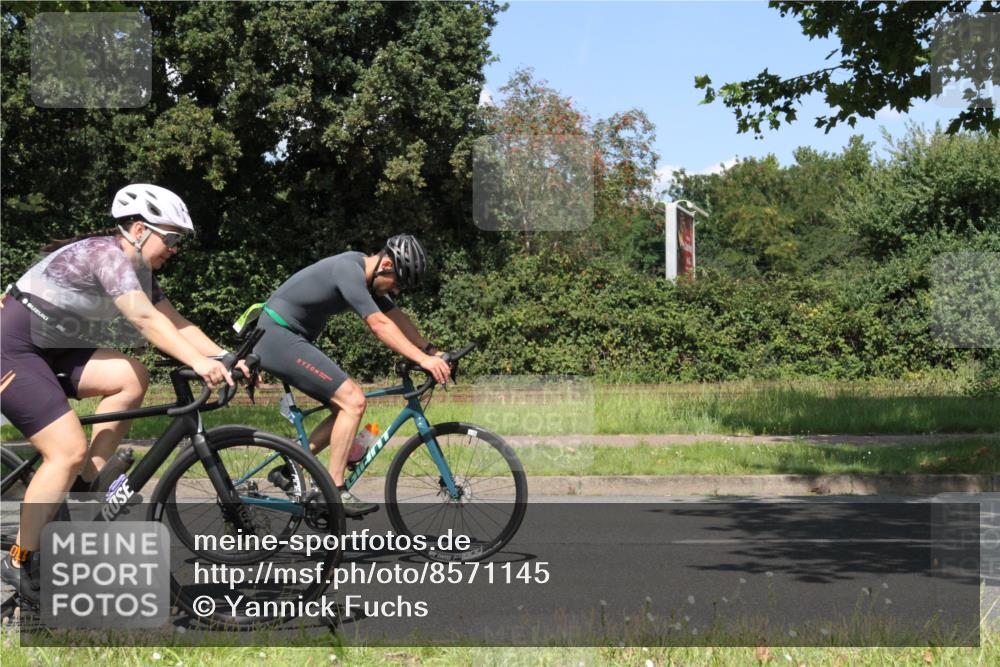 10.08.2025 - GEWOBA Citytriathlon Bremen Yannick Fuchs http://msf.ph/oto/8571145 10.08.2025 14:30:37 Radfahren 8, 12, 33, 107, 178, 328, 329, 338, 341, 345, 347, 356, 381, 399, 409, 416, 461, 492 meine-sportfotos.de