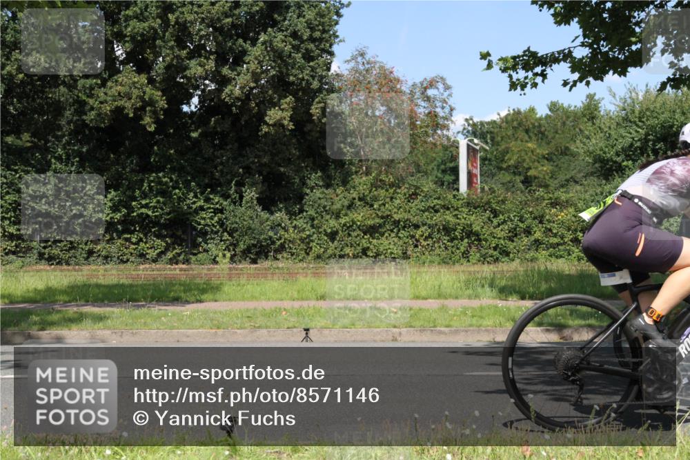 10.08.2025 - GEWOBA Citytriathlon Bremen Yannick Fuchs http://msf.ph/oto/8571146 10.08.2025 14:30:38 Radfahren 8, 12, 33, 107, 178, 328, 329, 338, 341, 345, 347, 356, 381, 399, 409, 416, 461, 492 meine-sportfotos.de