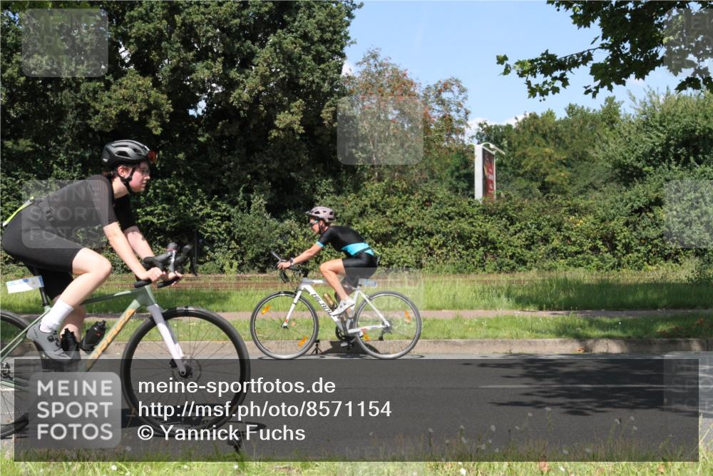 10.08.2025 - GEWOBA Citytriathlon Bremen Yannick Fuchs http://msf.ph/oto/8571154 10.08.2025 14:30:41 Radfahren 8, 12, 107, 178, 328, 341, 345, 347, 356, 381, 399, 409, 416, 461, 504 meine-sportfotos.de