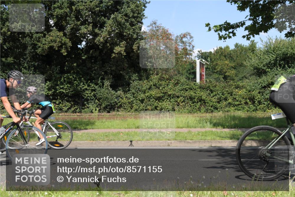 10.08.2025 - GEWOBA Citytriathlon Bremen Yannick Fuchs http://msf.ph/oto/8571155 10.08.2025 14:30:41 Radfahren 8, 12, 107, 178, 328, 341, 345, 347, 356, 381, 399, 409, 416, 461, 504 meine-sportfotos.de