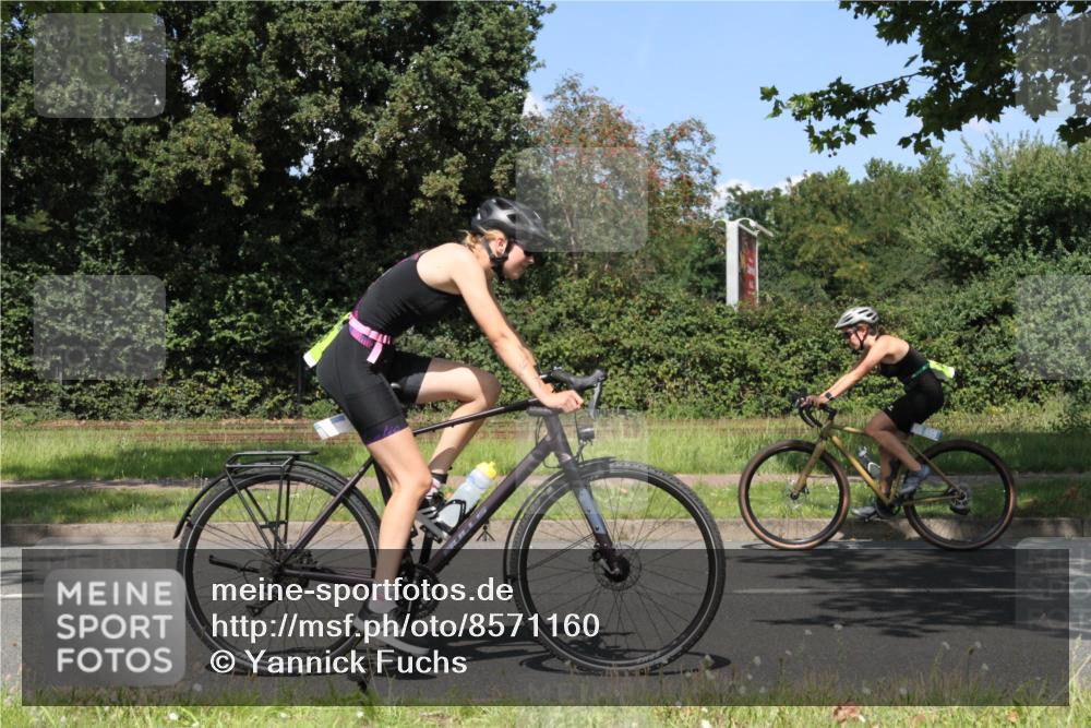 10.08.2025 - GEWOBA Citytriathlon Bremen Yannick Fuchs http://msf.ph/oto/8571160 10.08.2025 14:30:43 Radfahren 12, 107, 178, 328, 341, 345, 347, 356, 381, 399, 409, 416, 461, 504, 510 meine-sportfotos.de