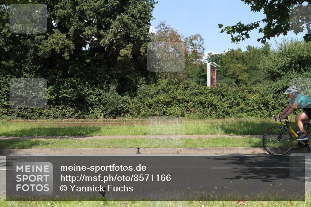 10.08.2025 - GEWOBA Citytriathlon Bremen Yannick Fuchs http://msf.ph/oto/8571166 10.08.2025 14:30:45 Radfahren 12, 107, 175, 178, 328, 341, 345, 356, 381, 399, 409, 416, 461, 504, 510 meine-sportfotos.de