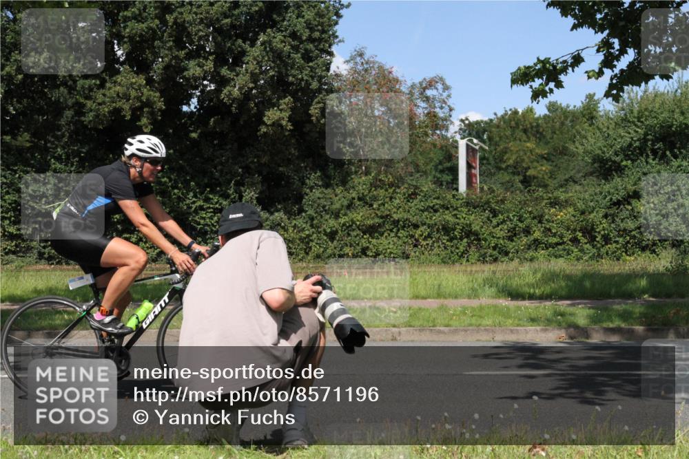 10.08.2025 - GEWOBA Citytriathlon Bremen Yannick Fuchs http://msf.ph/oto/8571196 10.08.2025 14:30:55 Radfahren 12, 175, 335, 368, 385, 399, 416, 504, 510 meine-sportfotos.de