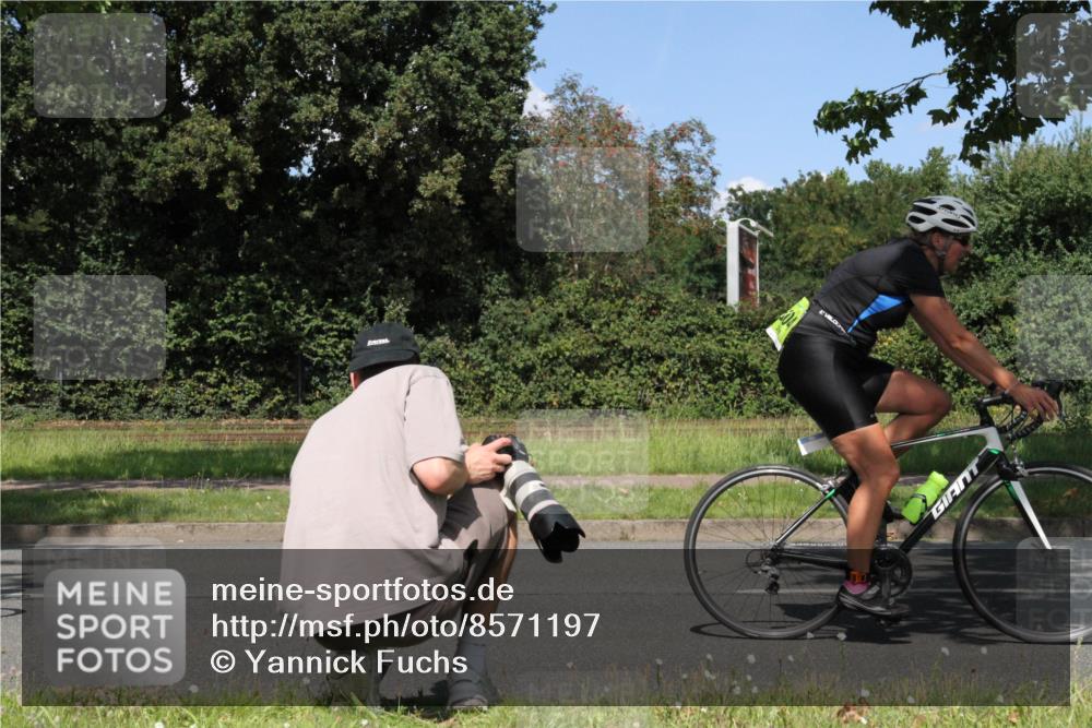 10.08.2025 - GEWOBA Citytriathlon Bremen Yannick Fuchs http://msf.ph/oto/8571197 10.08.2025 14:30:56 Radfahren 175, 335, 368, 385, 399, 416, 504, 510 meine-sportfotos.de
