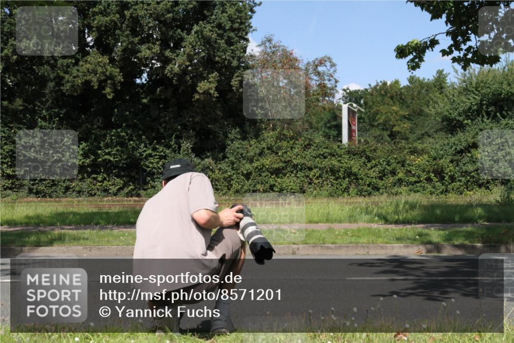 10.08.2025 - GEWOBA Citytriathlon Bremen Yannick Fuchs http://msf.ph/oto/8571201 10.08.2025 14:30:57 Radfahren 175, 335, 368, 385, 399, 416, 504, 510 meine-sportfotos.de