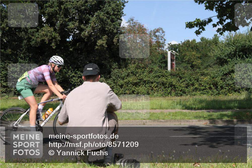 10.08.2025 - GEWOBA Citytriathlon Bremen Yannick Fuchs http://msf.ph/oto/8571209 10.08.2025 14:31:00 Radfahren 155, 175, 335, 368, 385, 412, 504, 510 meine-sportfotos.de