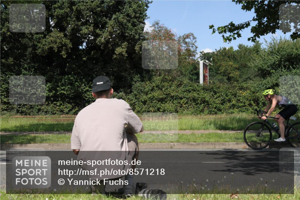 10.08.2025 - GEWOBA Citytriathlon Bremen Yannick Fuchs http://msf.ph/oto/8571218 10.08.2025 14:31:03 Radfahren 155, 175, 335, 368, 385, 412, 491, 504, 510 meine-sportfotos.de