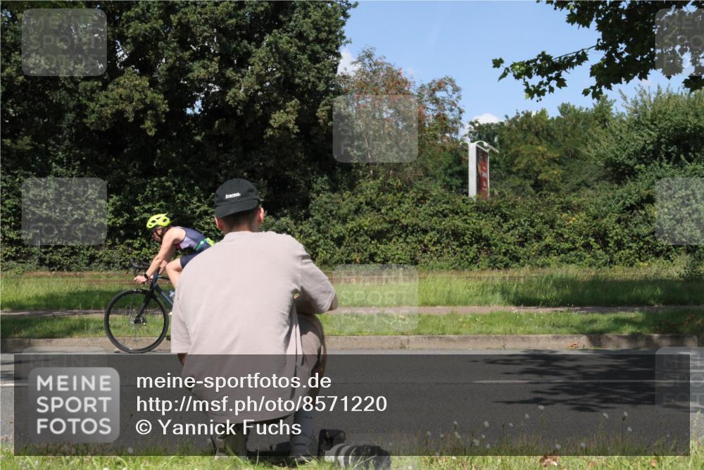 10.08.2025 - GEWOBA Citytriathlon Bremen Yannick Fuchs http://msf.ph/oto/8571220 10.08.2025 14:31:04 Radfahren 26, 155, 175, 335, 368, 385, 412, 491, 494, 504, 510 meine-sportfotos.de