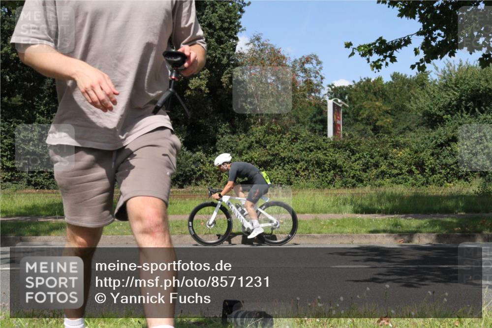 10.08.2025 - GEWOBA Citytriathlon Bremen Yannick Fuchs http://msf.ph/oto/8571231 10.08.2025 14:31:07 Radfahren 26, 155, 175, 335, 368, 385, 407, 412, 491, 494, 509, 510 meine-sportfotos.de