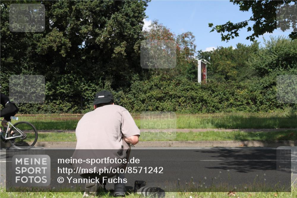10.08.2025 - GEWOBA Citytriathlon Bremen Yannick Fuchs http://msf.ph/oto/8571242 10.08.2025 14:31:30 Radfahren 97, 187, 271, 291, 324, 379, 407, 419, 434, 439, 469, 470, 475, 485, 509, 523 meine-sportfotos.de