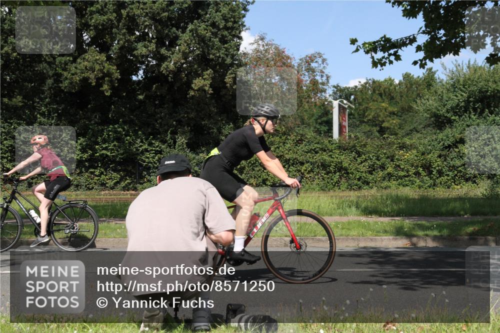 10.08.2025 - GEWOBA Citytriathlon Bremen Yannick Fuchs http://msf.ph/oto/8571250 10.08.2025 14:31:37 Radfahren 97, 187, 271, 324, 379, 419, 434, 439, 459, 475, 485, 520, 523 meine-sportfotos.de