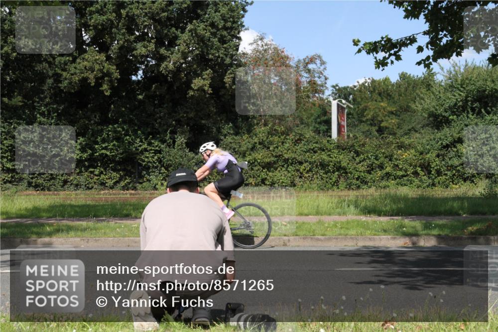10.08.2025 - GEWOBA Citytriathlon Bremen Yannick Fuchs http://msf.ph/oto/8571265 10.08.2025 14:31:56 Radfahren 411, 459, 496, 520 meine-sportfotos.de