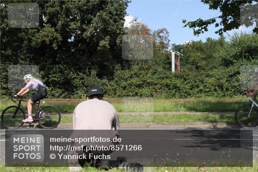 10.08.2025 - GEWOBA Citytriathlon Bremen Yannick Fuchs http://msf.ph/oto/8571266 10.08.2025 14:31:56 Radfahren 411, 459, 496, 520 meine-sportfotos.de