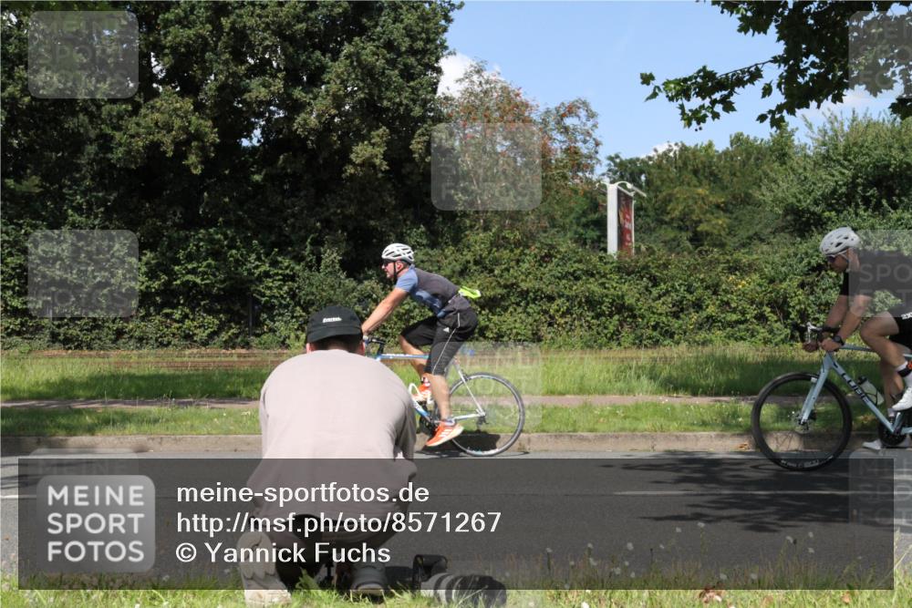10.08.2025 - GEWOBA Citytriathlon Bremen Yannick Fuchs http://msf.ph/oto/8571267 10.08.2025 14:31:57 Radfahren 376, 411, 459, 496, 520 meine-sportfotos.de