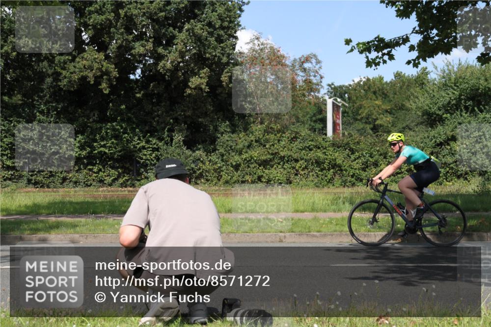 10.08.2025 - GEWOBA Citytriathlon Bremen Yannick Fuchs http://msf.ph/oto/8571272 10.08.2025 14:32:01 Radfahren 104, 344, 359, 376, 411, 496, 508 meine-sportfotos.de