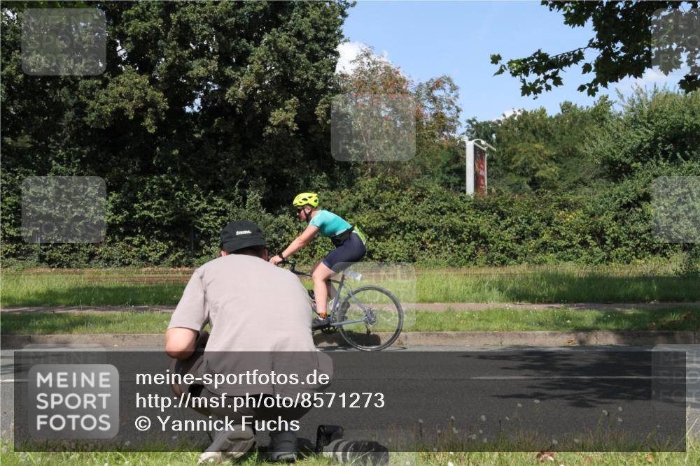 10.08.2025 - GEWOBA Citytriathlon Bremen Yannick Fuchs http://msf.ph/oto/8571273 10.08.2025 14:32:01 Radfahren 104, 344, 359, 376, 411, 496, 508 meine-sportfotos.de