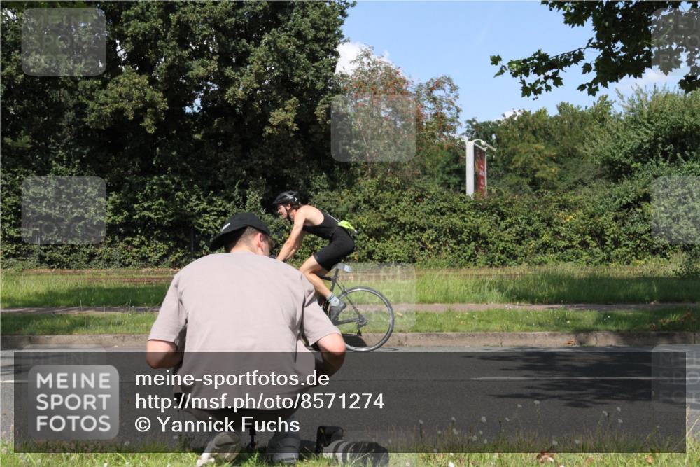 10.08.2025 - GEWOBA Citytriathlon Bremen Yannick Fuchs http://msf.ph/oto/8571274 10.08.2025 14:32:02 Radfahren 104, 344, 359, 376, 411, 496, 508 meine-sportfotos.de