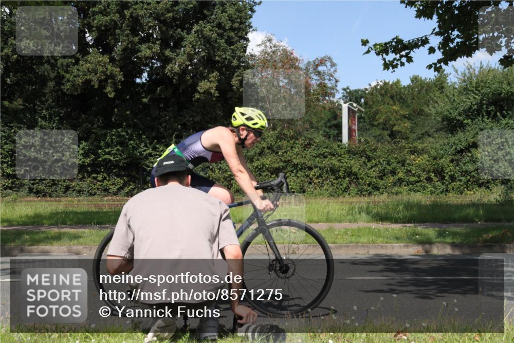 10.08.2025 - GEWOBA Citytriathlon Bremen Yannick Fuchs http://msf.ph/oto/8571275 10.08.2025 14:32:05 Radfahren 104, 113, 344, 359, 362, 366, 376, 411, 433, 496, 508 meine-sportfotos.de