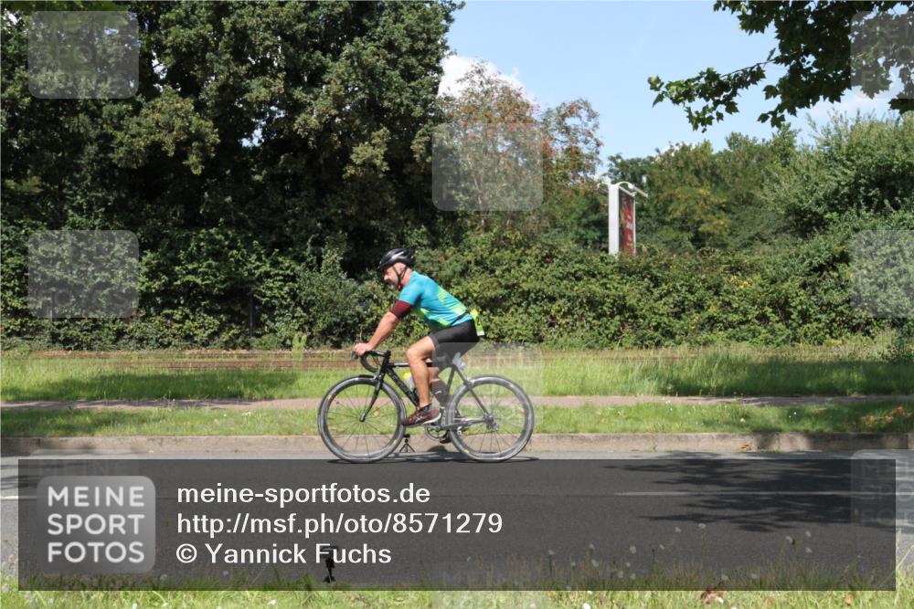 10.08.2025 - GEWOBA Citytriathlon Bremen Yannick Fuchs http://msf.ph/oto/8571279 10.08.2025 14:32:11 Radfahren 104, 105, 113, 344, 355, 359, 362, 366, 370, 376, 411, 433, 463, 489, 496, 508 meine-sportfotos.de