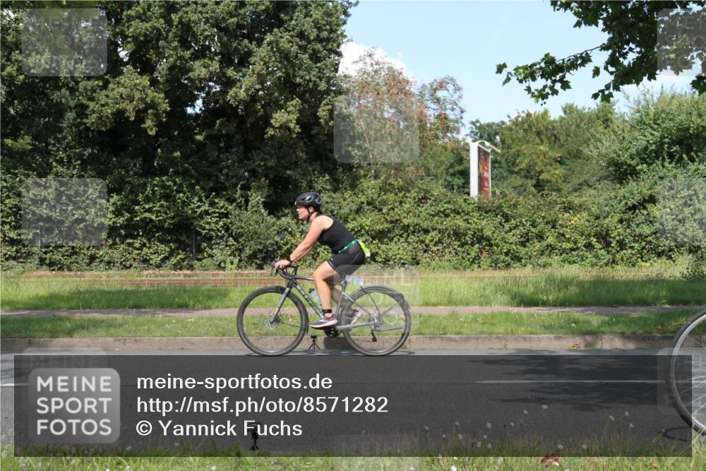 10.08.2025 - GEWOBA Citytriathlon Bremen Yannick Fuchs http://msf.ph/oto/8571282 10.08.2025 14:32:13 Radfahren 104, 105, 113, 299, 344, 355, 359, 362, 366, 370, 376, 411, 433, 463, 489, 496, 508 meine-sportfotos.de