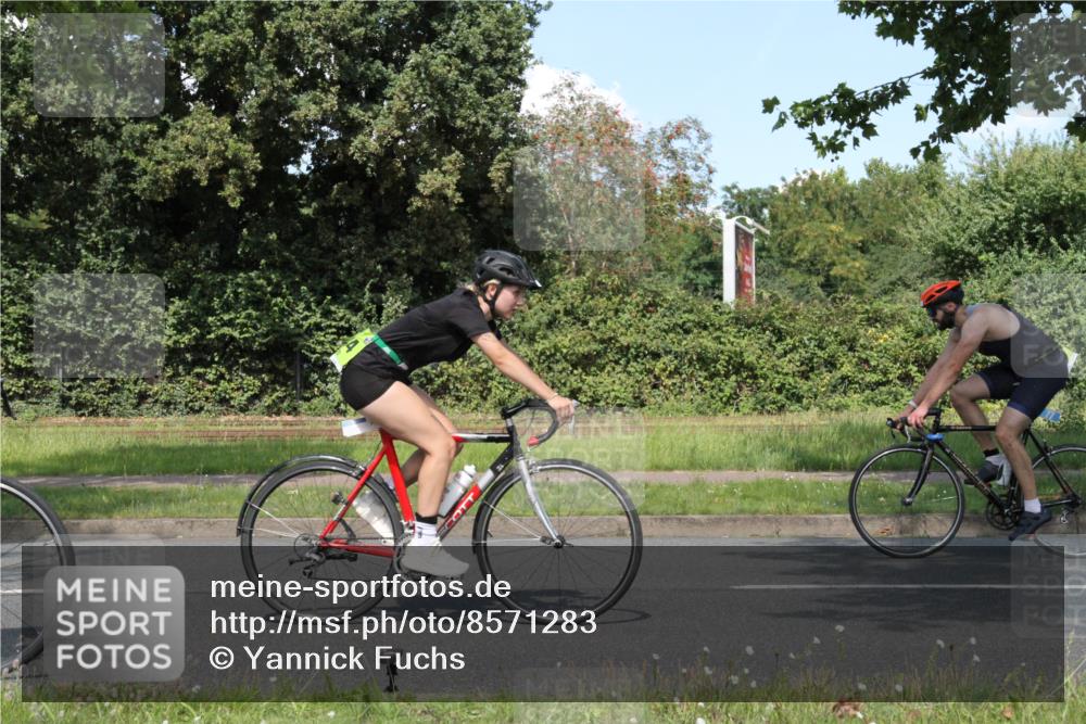 10.08.2025 - GEWOBA Citytriathlon Bremen Yannick Fuchs http://msf.ph/oto/8571283 10.08.2025 14:32:13 Radfahren 104, 105, 113, 299, 344, 355, 359, 362, 366, 370, 376, 411, 433, 463, 489, 496, 508 meine-sportfotos.de