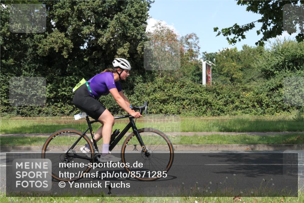 10.08.2025 - GEWOBA Citytriathlon Bremen Yannick Fuchs http://msf.ph/oto/8571285 10.08.2025 14:32:14 Radfahren 104, 105, 113, 299, 344, 355, 359, 362, 366, 370, 376, 411, 433, 463, 489, 496, 508 meine-sportfotos.de