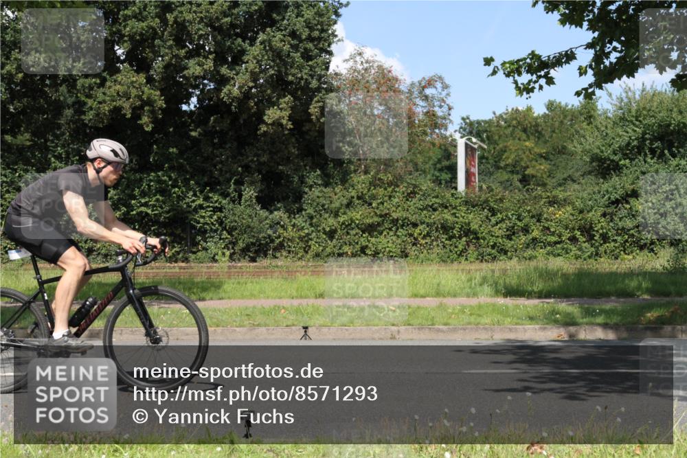 10.08.2025 - GEWOBA Citytriathlon Bremen Yannick Fuchs http://msf.ph/oto/8571293 10.08.2025 14:32:21 Radfahren 104, 105, 113, 284, 299, 344, 355, 359, 362, 366, 370, 376, 393, 433, 463, 489, 508 meine-sportfotos.de