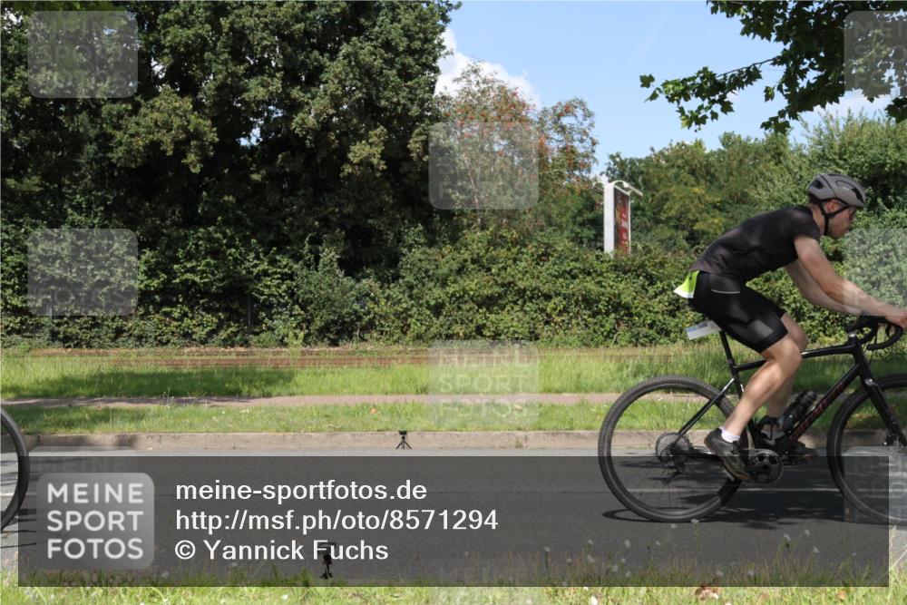 10.08.2025 - GEWOBA Citytriathlon Bremen Yannick Fuchs http://msf.ph/oto/8571294 10.08.2025 14:32:21 Radfahren 104, 105, 113, 284, 299, 344, 355, 359, 362, 366, 370, 376, 393, 433, 463, 489, 508 meine-sportfotos.de
