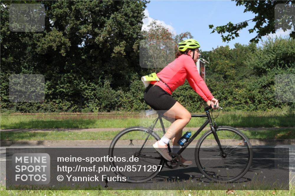 10.08.2025 - GEWOBA Citytriathlon Bremen Yannick Fuchs http://msf.ph/oto/8571297 10.08.2025 14:32:22 Radfahren 104, 105, 113, 284, 299, 344, 355, 359, 362, 366, 370, 376, 393, 433, 463, 489, 508 meine-sportfotos.de