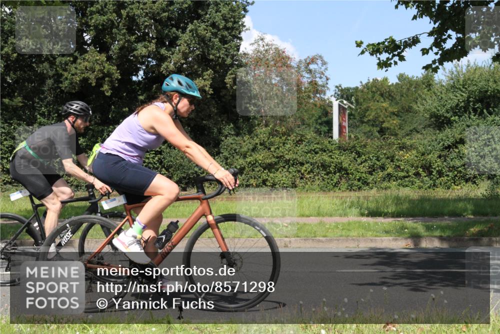 10.08.2025 - GEWOBA Citytriathlon Bremen Yannick Fuchs http://msf.ph/oto/8571298 10.08.2025 14:32:22 Radfahren 104, 105, 113, 284, 299, 344, 355, 359, 362, 366, 370, 376, 393, 433, 463, 489, 508 meine-sportfotos.de