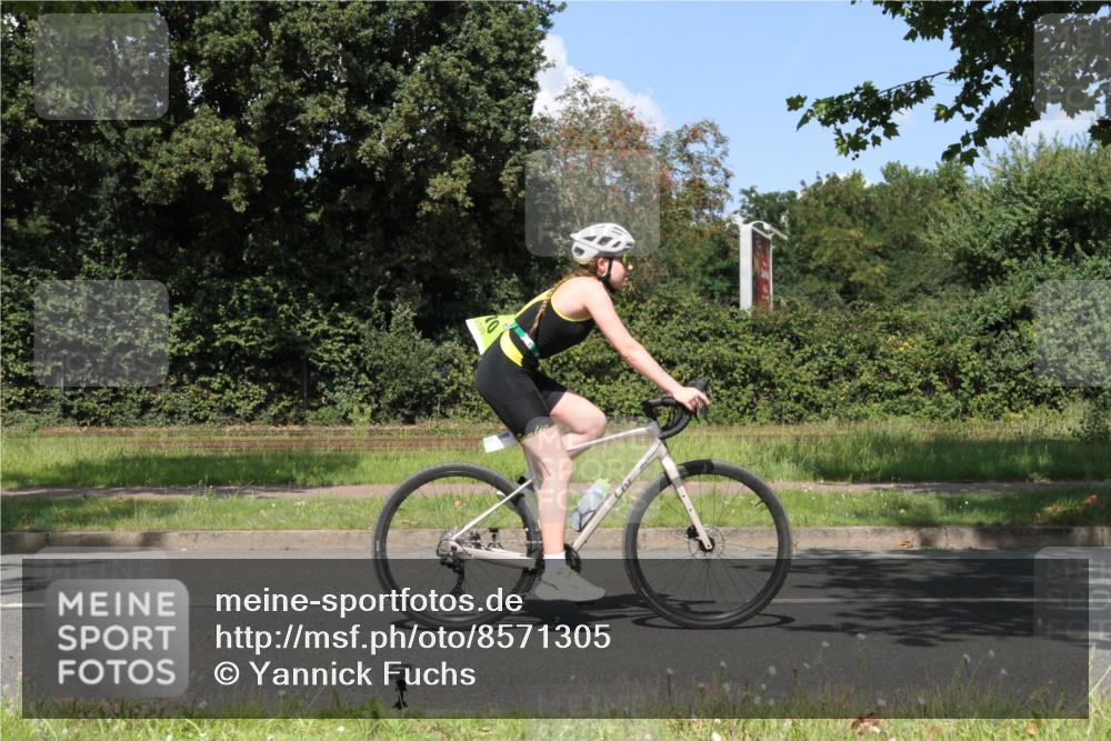 10.08.2025 - GEWOBA Citytriathlon Bremen Yannick Fuchs http://msf.ph/oto/8571305 10.08.2025 14:32:25 Radfahren 105, 113, 284, 299, 344, 355, 362, 366, 370, 393, 433, 463, 489, 508 meine-sportfotos.de