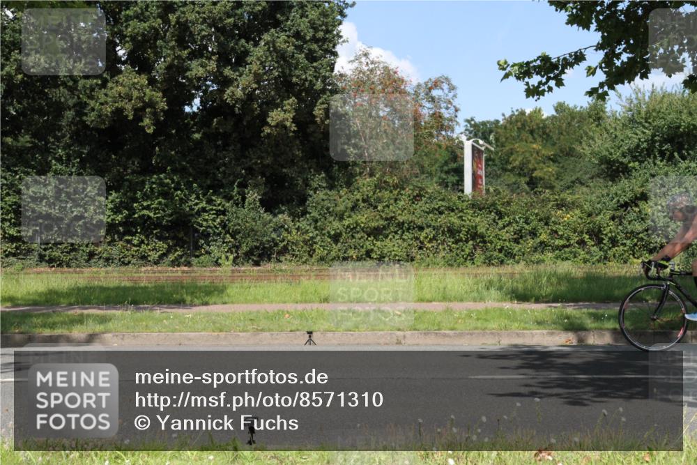 10.08.2025 - GEWOBA Citytriathlon Bremen Yannick Fuchs http://msf.ph/oto/8571310 10.08.2025 14:32:27 Radfahren 105, 113, 284, 299, 355, 362, 366, 370, 393, 433, 463, 489 meine-sportfotos.de
