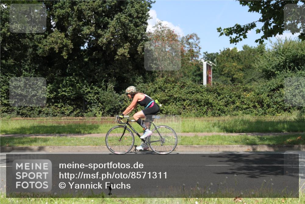 10.08.2025 - GEWOBA Citytriathlon Bremen Yannick Fuchs http://msf.ph/oto/8571311 10.08.2025 14:32:28 Radfahren 105, 113, 284, 299, 355, 362, 366, 370, 393, 420, 433, 463, 489 meine-sportfotos.de