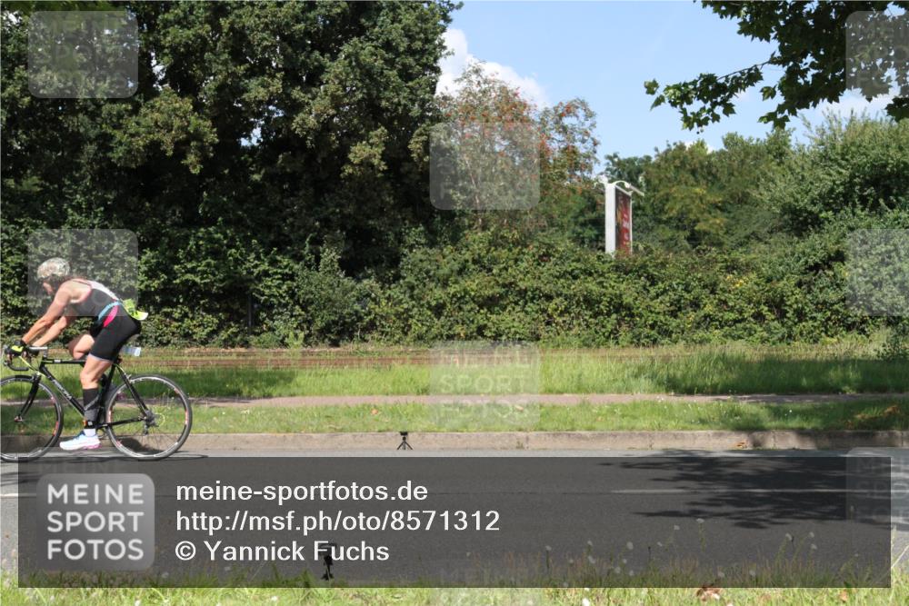 10.08.2025 - GEWOBA Citytriathlon Bremen Yannick Fuchs http://msf.ph/oto/8571312 10.08.2025 14:32:28 Radfahren 105, 113, 284, 299, 355, 362, 366, 370, 393, 420, 433, 463, 489 meine-sportfotos.de