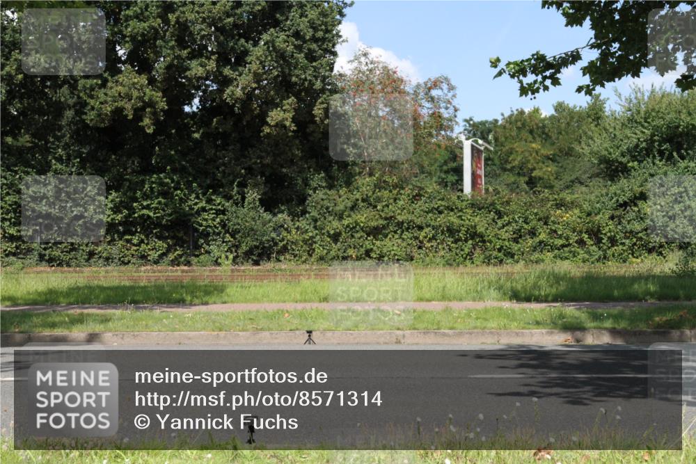 10.08.2025 - GEWOBA Citytriathlon Bremen Yannick Fuchs http://msf.ph/oto/8571314 10.08.2025 14:32:29 Radfahren 105, 284, 299, 355, 362, 370, 393, 420, 433, 463, 489 meine-sportfotos.de