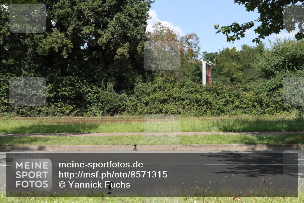 10.08.2025 - GEWOBA Citytriathlon Bremen Yannick Fuchs http://msf.ph/oto/8571315 10.08.2025 14:32:29 Radfahren 105, 284, 299, 355, 362, 370, 393, 420, 433, 463, 489 meine-sportfotos.de