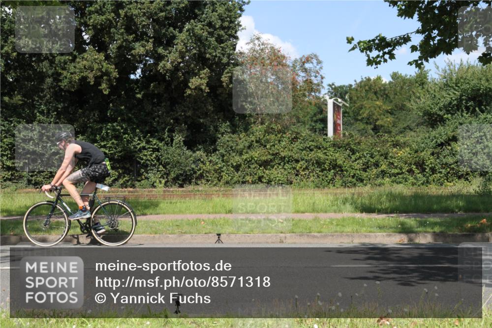 10.08.2025 - GEWOBA Citytriathlon Bremen Yannick Fuchs http://msf.ph/oto/8571318 10.08.2025 14:32:30 Radfahren 105, 284, 299, 355, 362, 370, 393, 420, 433, 463, 489 meine-sportfotos.de