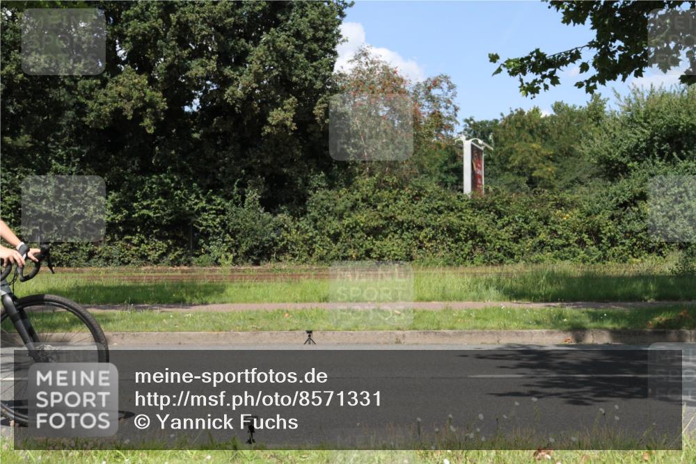 10.08.2025 - GEWOBA Citytriathlon Bremen Yannick Fuchs http://msf.ph/oto/8571331 10.08.2025 14:32:34 Radfahren 105, 284, 299, 370, 393, 420, 435, 489 meine-sportfotos.de