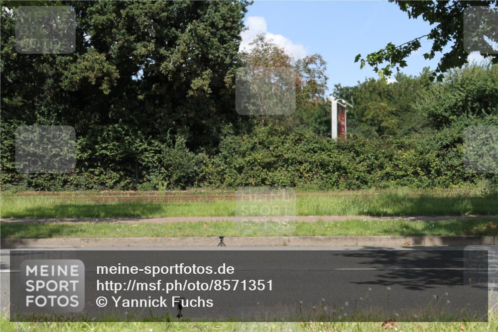 10.08.2025 - GEWOBA Citytriathlon Bremen Yannick Fuchs http://msf.ph/oto/8571351 10.08.2025 14:32:41 Radfahren 15, 82, 96, 118, 243, 393, 420, 435 meine-sportfotos.de