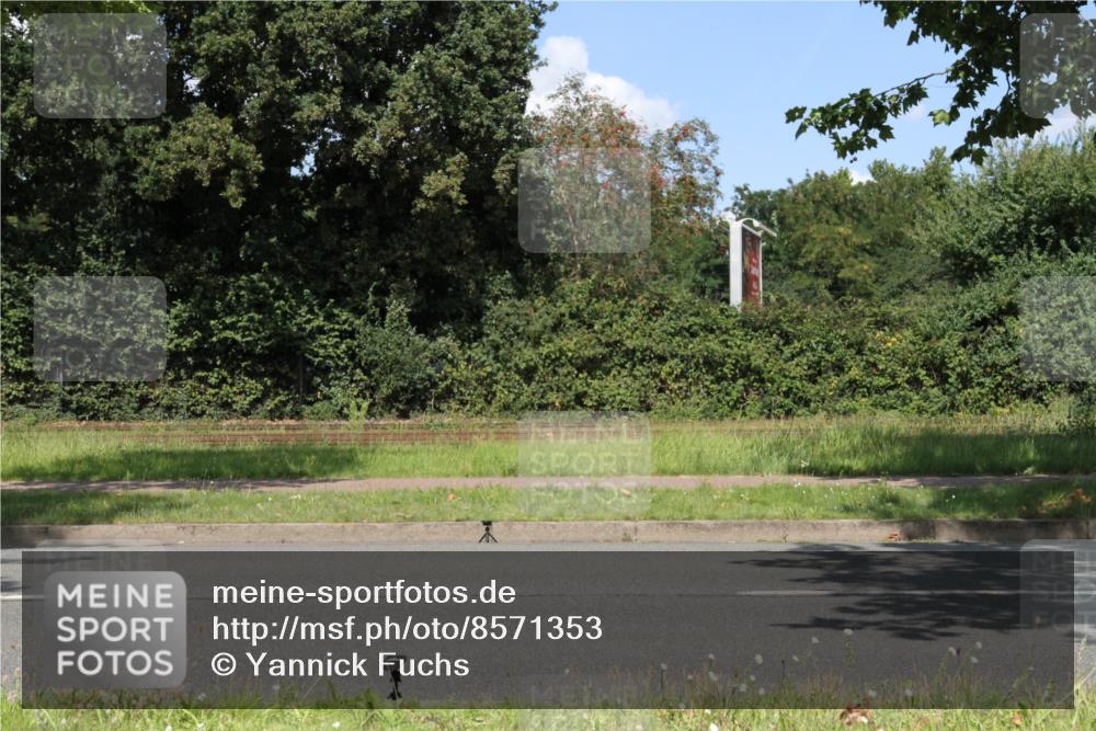 10.08.2025 - GEWOBA Citytriathlon Bremen Yannick Fuchs http://msf.ph/oto/8571353 10.08.2025 14:32:42 Radfahren 15, 82, 96, 118, 243, 393, 420, 435 meine-sportfotos.de